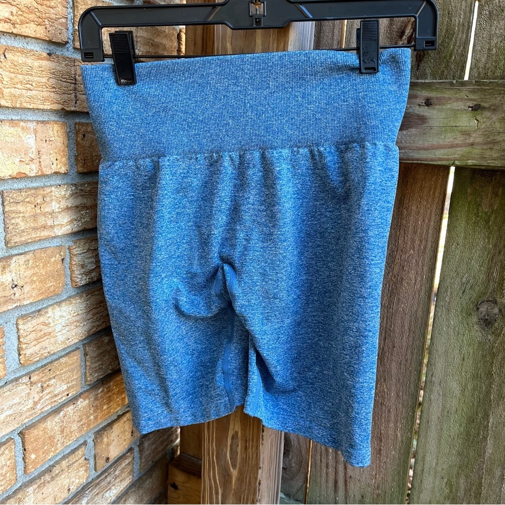 NVGTN Sky Blue Seamless Scrunch Bike Shorts
